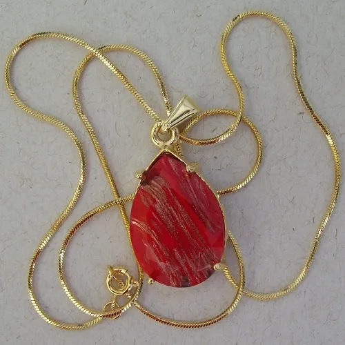 colar com pedra tcheca gota 25x18mm vermelho siam corrente snake dourada 48cm s/extensor c/ boia 1P�
