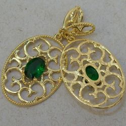 brinco de estamparia banho dourado gota 40x18mm com pedra navete verde esmeralda. 1 par