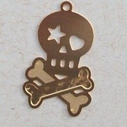 estamparia em metal bijuterias 2060 pingente halloween caveira pirata 25X16mm dourado. 06 pe�as.