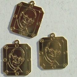 estamparia em metal bijuterias 2253 pingente cat�lico Papa Francisco 18x16mm dourado forte 01 pe�a