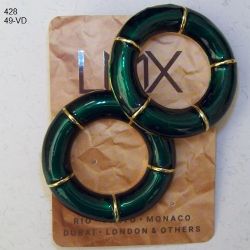 Brinco esmaltado argola verde leitoso e dourado 25mm interno 40mm total 1 Par