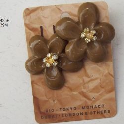 Brinco esmaltado flor marrom 35mm com miolo strass 1 par