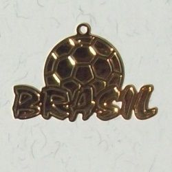 estamparia em metal bijuterias 0753 pingente brasil com bola 24X18mm dourado. Pacote 10 pe�as.