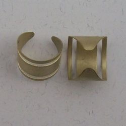 base de anel para customizar 6023 dois cortes em lat�o bruto 20 Unidades.