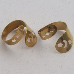 base de anel para customizar 6051  lua e estrelinhas em lat�o bruto. 35 Unidades.