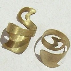 base de anel para customizar 6035 lua vazada em lat�o bruto. 40 unidades.