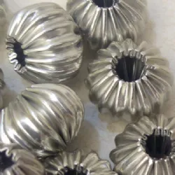 bolinha entremeio ponteira com furo 10mm frisada / riscada alum�nio n�quel 100 pe�as