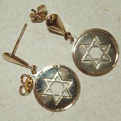 brinco de estamparia banho dourado estrela de davi 30x11mm com pino e tarraxa. 1 par