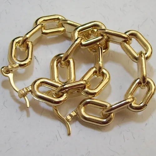 brinco em abs argola corrente r�gida 35x7mm dourado com fecho tranqueta. 1 par