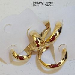 brinco em abs argola lisa dourada 15x7mm com pino e tarraxa. 1 par