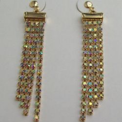 brinco strass corrente cristal ab furtacor em cascata 4 fileiras 50x8mm pino e tarraxa dourado 1 par