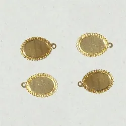caixa para pingente em alum�nio oval 18x13mm interno dourada borda pontilhada 15 pe�as
