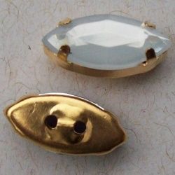 engrampado para costura dourado com pedra navete 15x7mm branco semi fosco 2 furos. Pcte 20 unds.