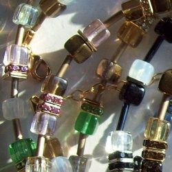 colar pedra geo c�bica theca