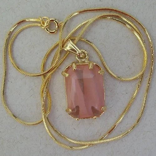 colar com pedra tcheca rosa 25x18mm rosa corrente snake dourada 48cm sem extensor fecho boia. 1P�