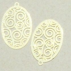 estamparia em metal bijuterias 1379 oval 28x19mm c/ argola, banho dourado. Pacote com 01 unidade.