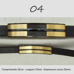 Pulseira couro com apliques inox masculina metais tiras douradas e negra fecho prateado. 1 unidade.