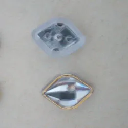 chaton rebite cal�ado e confec��o navete lemon 17x12mm cristal filete dourado 2 pe�as