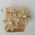 Brinco esmaltado flor 50mm creme dourado miolo pérola 1 par
